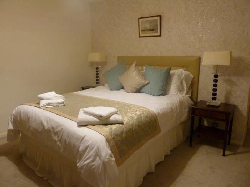 랜드퍼드 캐머론 하우스 B&B 외부 사진